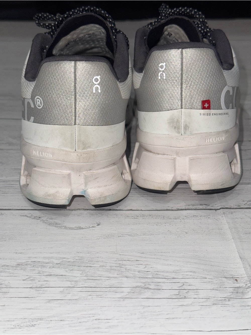 On Cloud Lightweight Running Shoes - Picture 10 of 14